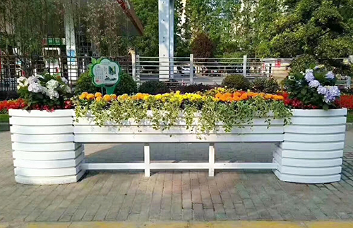 市政道路綠化PVC花箱VS鋁合金花箱如何選擇？