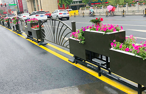 為什么移動(dòng)花箱成為道路綠化的首選？